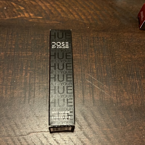 Makeup Bundle - Picture 2 of 5